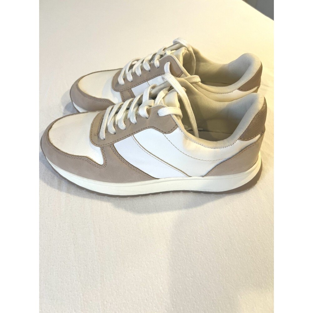 BRAND NEW WOMEN'S SIZE 8.5 TIME AND TRU Memory Foam CHUNKY JOGGER SNEAKERS